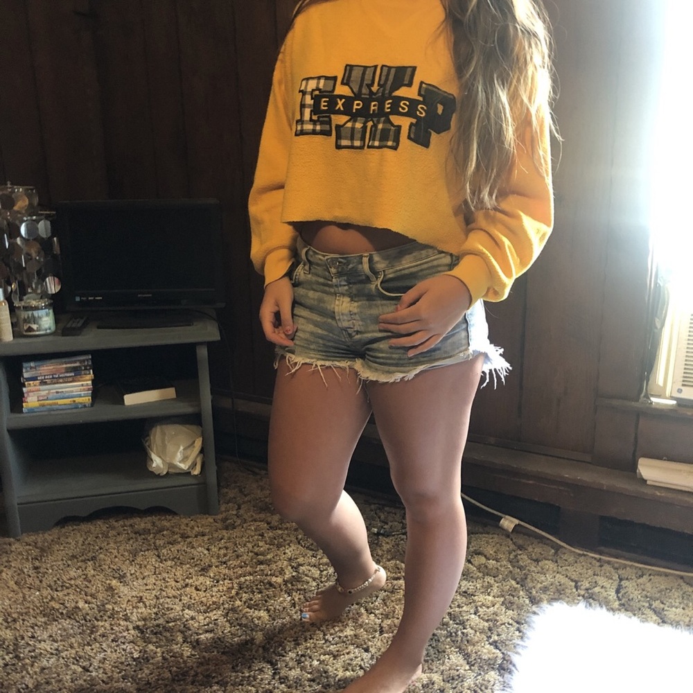 Cropped sweater